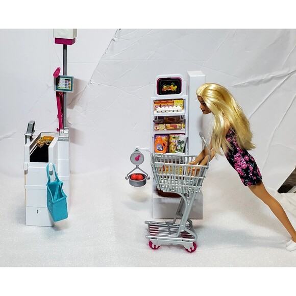 ​Barbie Supermarket Set w/ Doll, Working Features and 25 Pieces! Complete Set - Picture 10 of 16